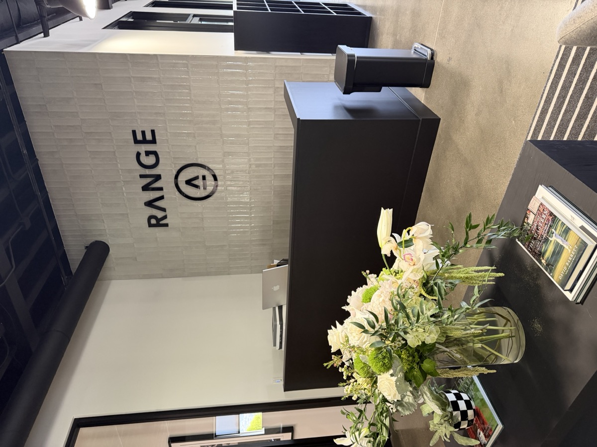 Range San Clemente front desk